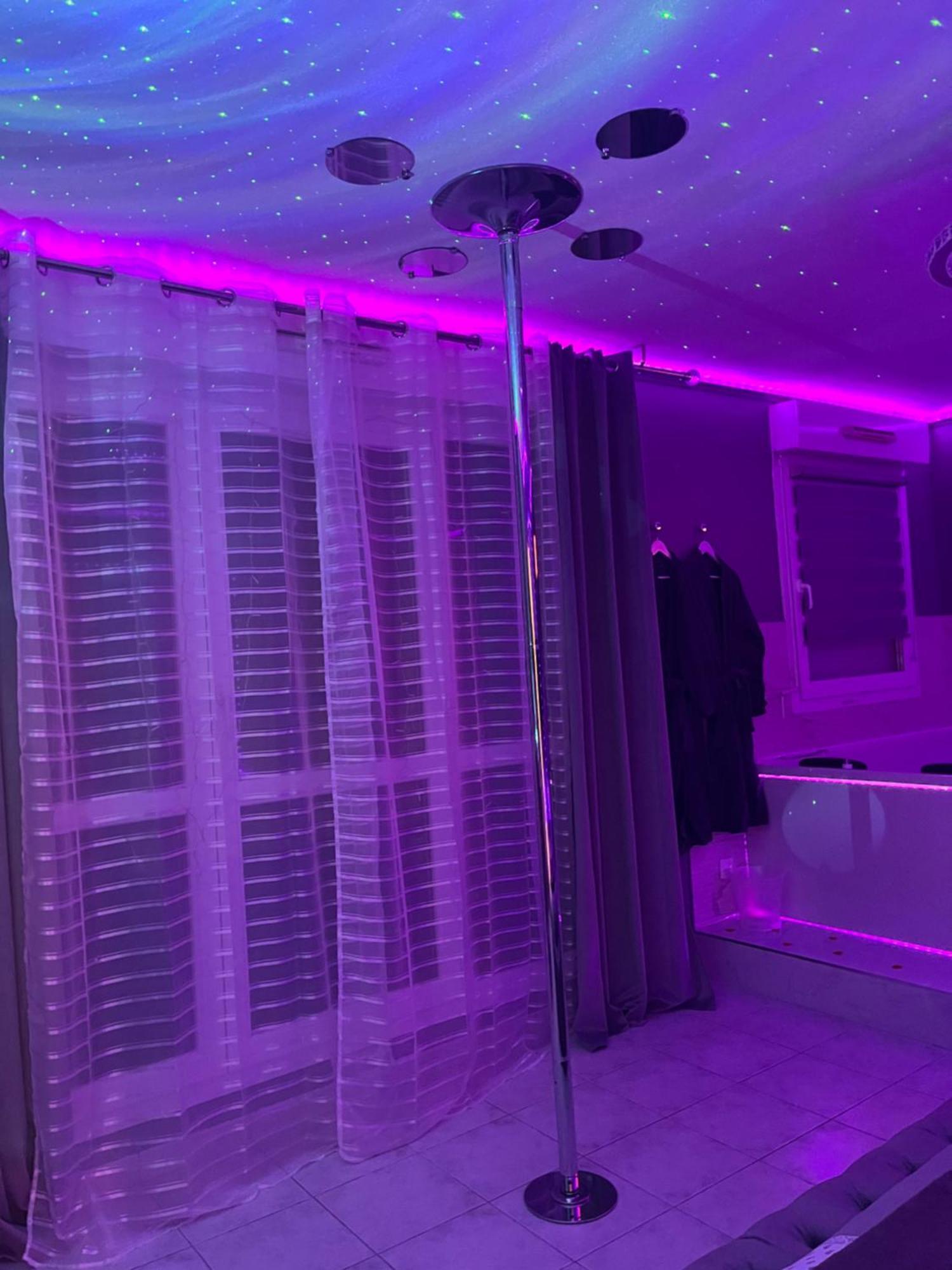 « Le Boudoir D'Elodie » Le Spa Romantique Saint-Léonard Exteriör bild
