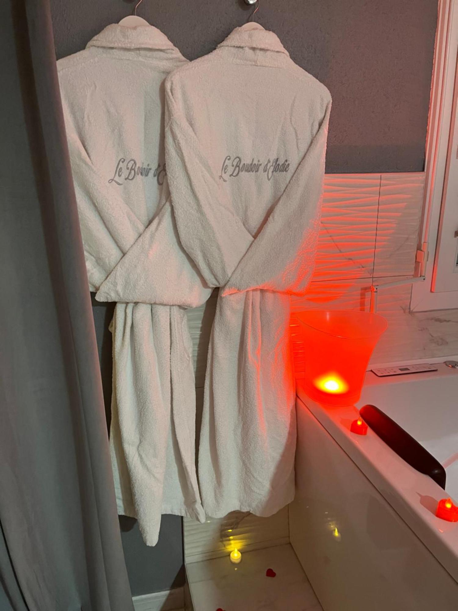 « Le Boudoir D'Elodie » Le Spa Romantique Saint-Léonard Exteriör bild